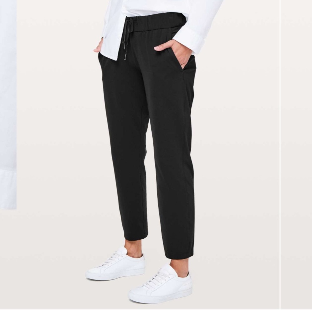 Lululemon On The Fly Pant, 7/8 length, size 4